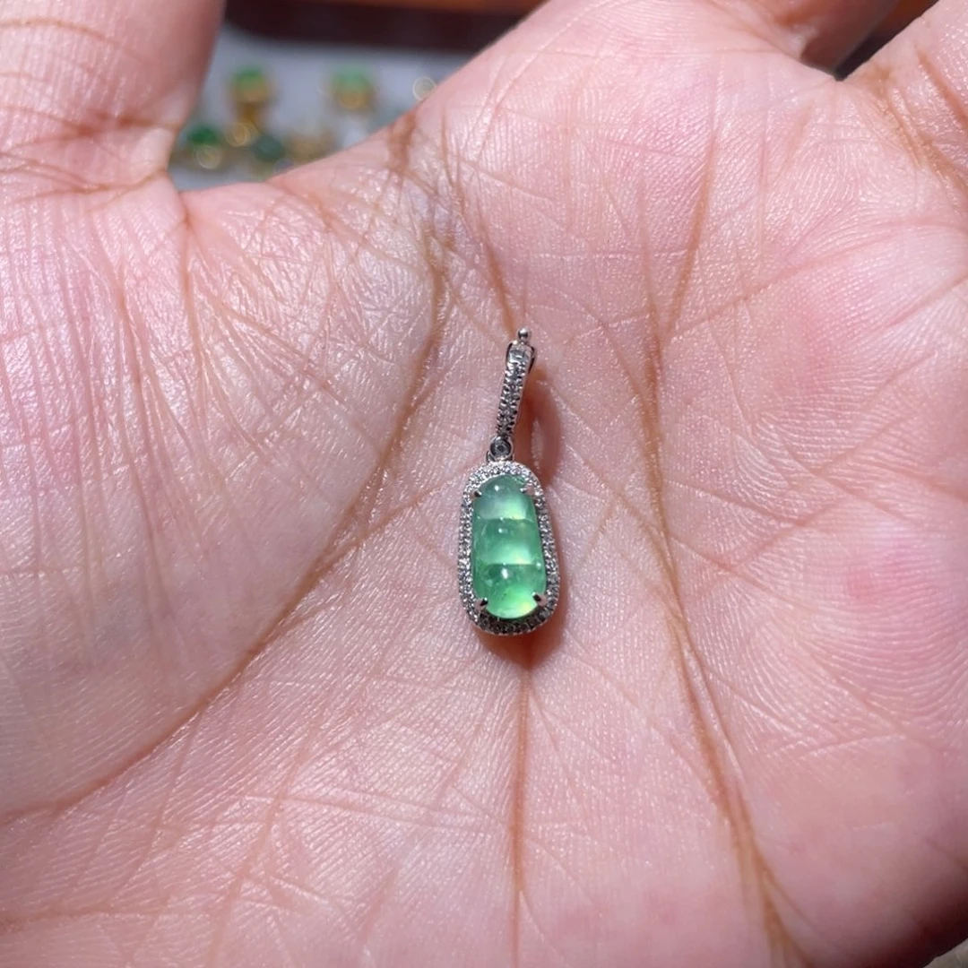 吊坠(不含链)18K金镶嵌翡翠