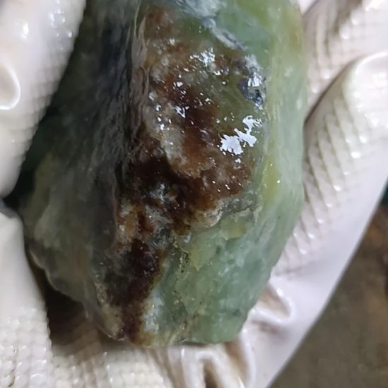 蛇纹石玉未镶嵌珠宝奇石