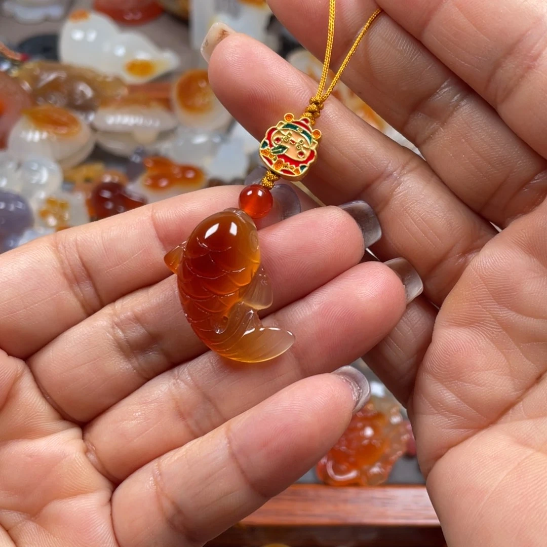贞***羽玛瑙/玉髓颈饰未镶嵌