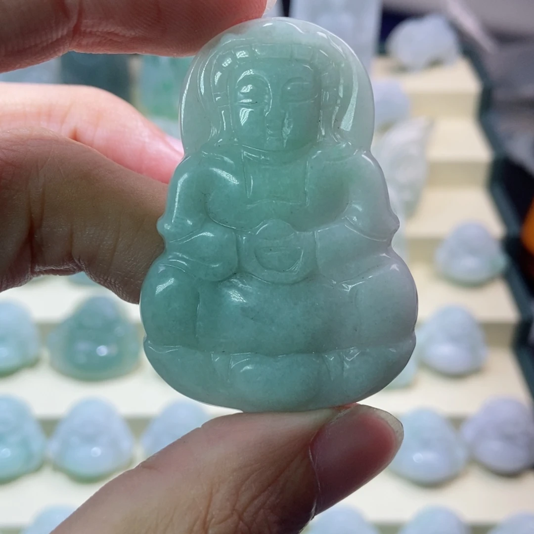 翡翠未镶嵌颈饰观音