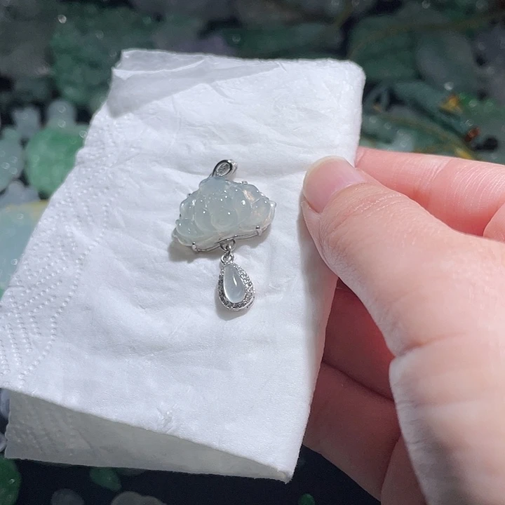 颈饰未镶嵌翡翠天