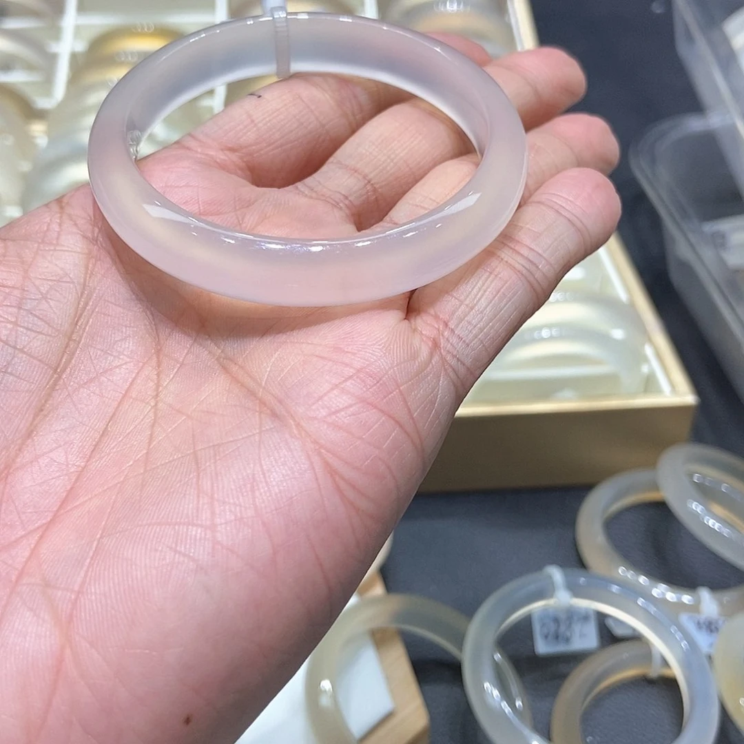 玛瑙/玉髓手镯未镶嵌053
