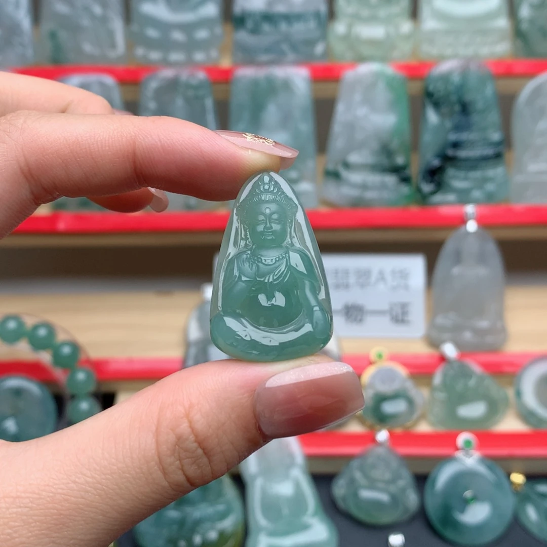 翡翠未镶嵌颈饰宝宝观音