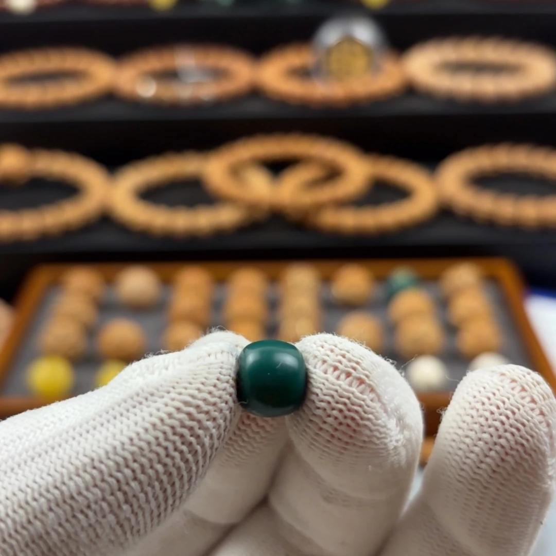 猴头核桃吊坠小琉