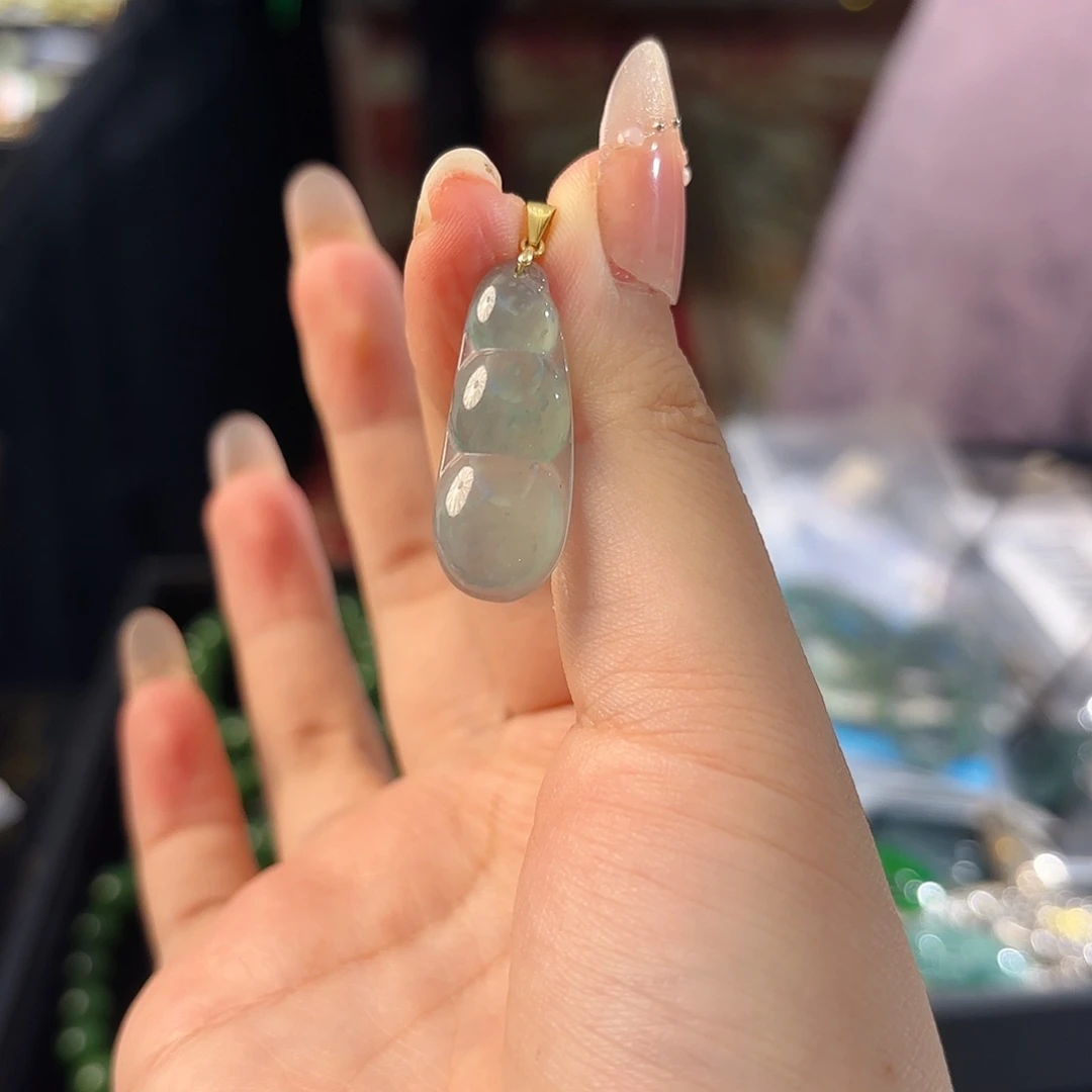 颈饰银S925镶嵌翡翠福豆