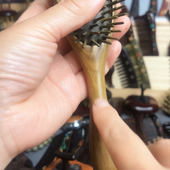 红酸枝木类绿檀木微瑕气垫梳子