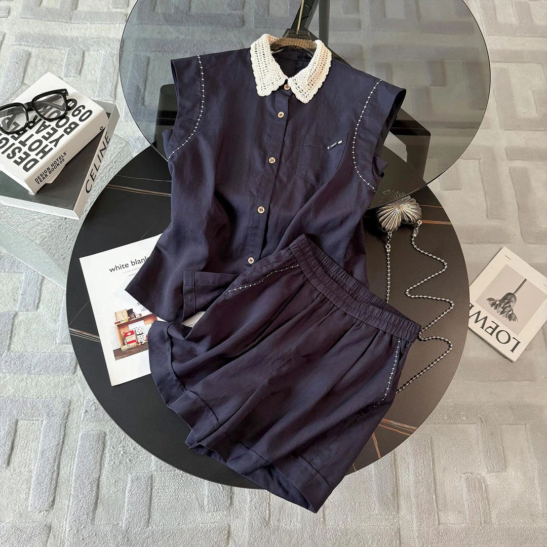 设计感时尚气质简约套装女夏宽松显瘦针织翻领无袖上衣短裤两件套