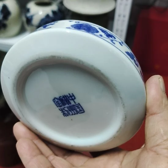 瓷片各种瓷器摆件，五厂，七厂，都有微瑕疵。
