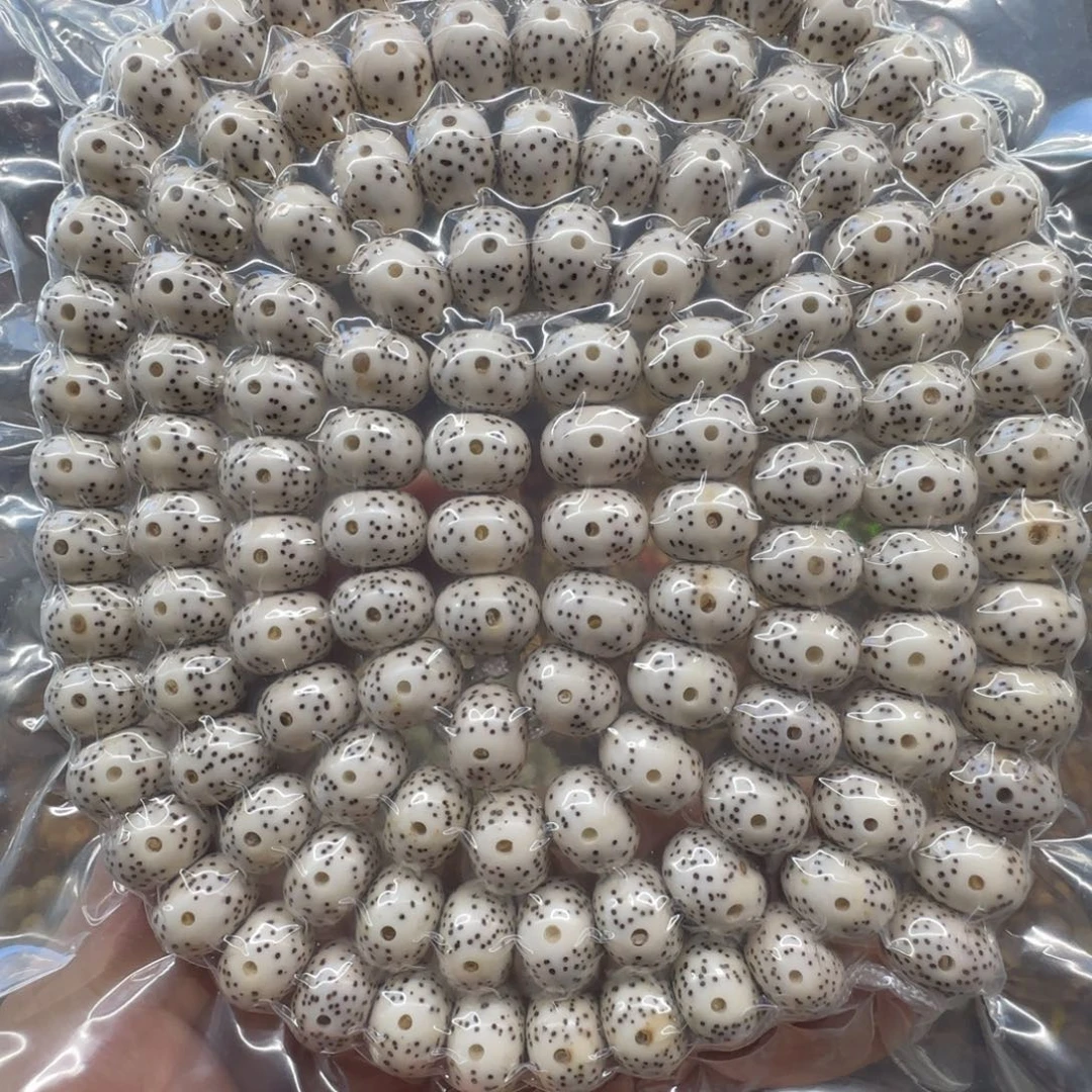 吊坠星月菩提10*9原白同枝果