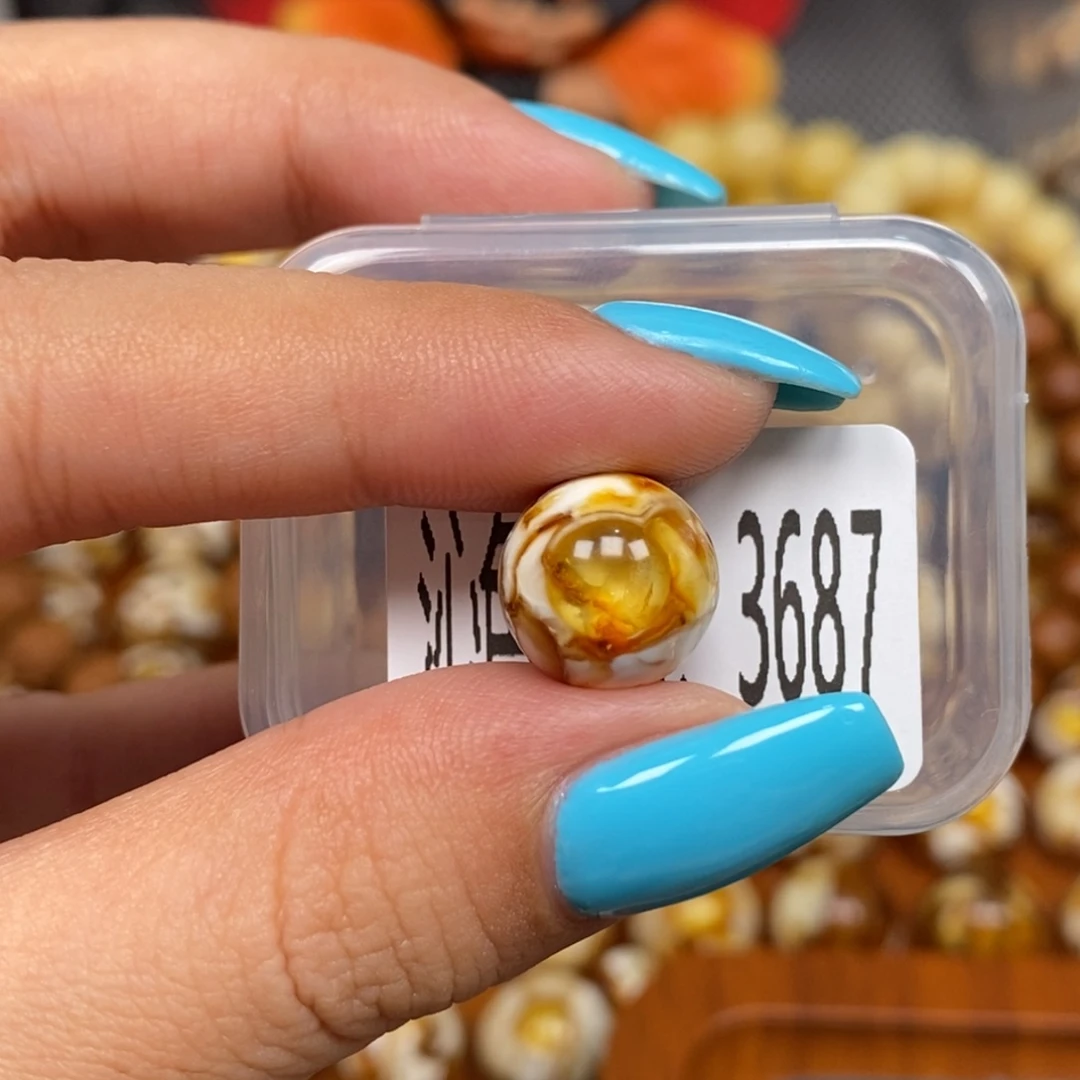 蜜蜡未镶嵌珠宝奇石3687