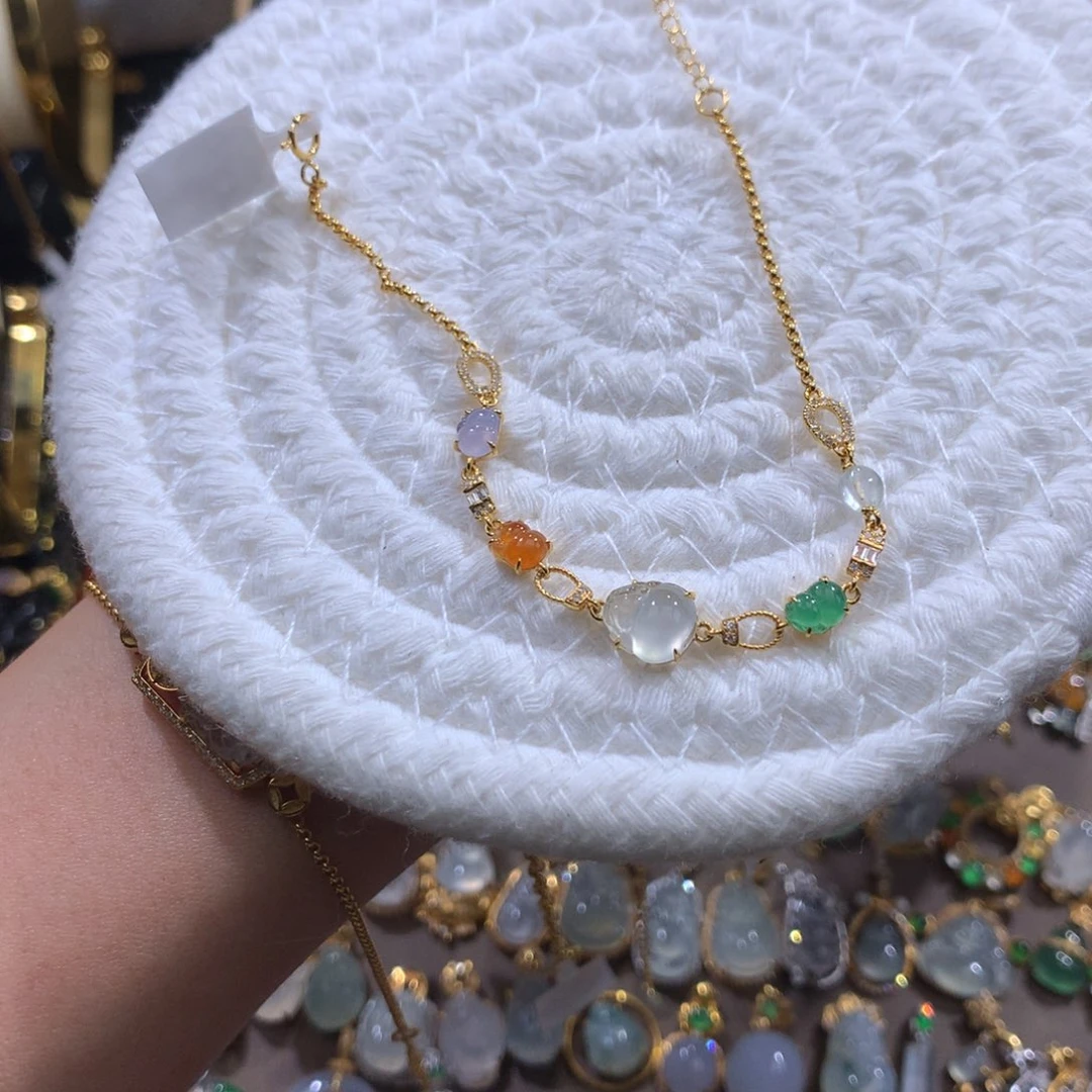 昱***风翡翠18K金镶嵌颈饰翡翠