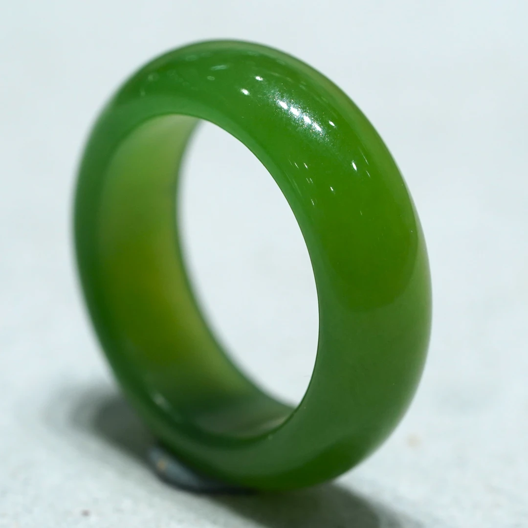 和田玉苹果绿戒圈