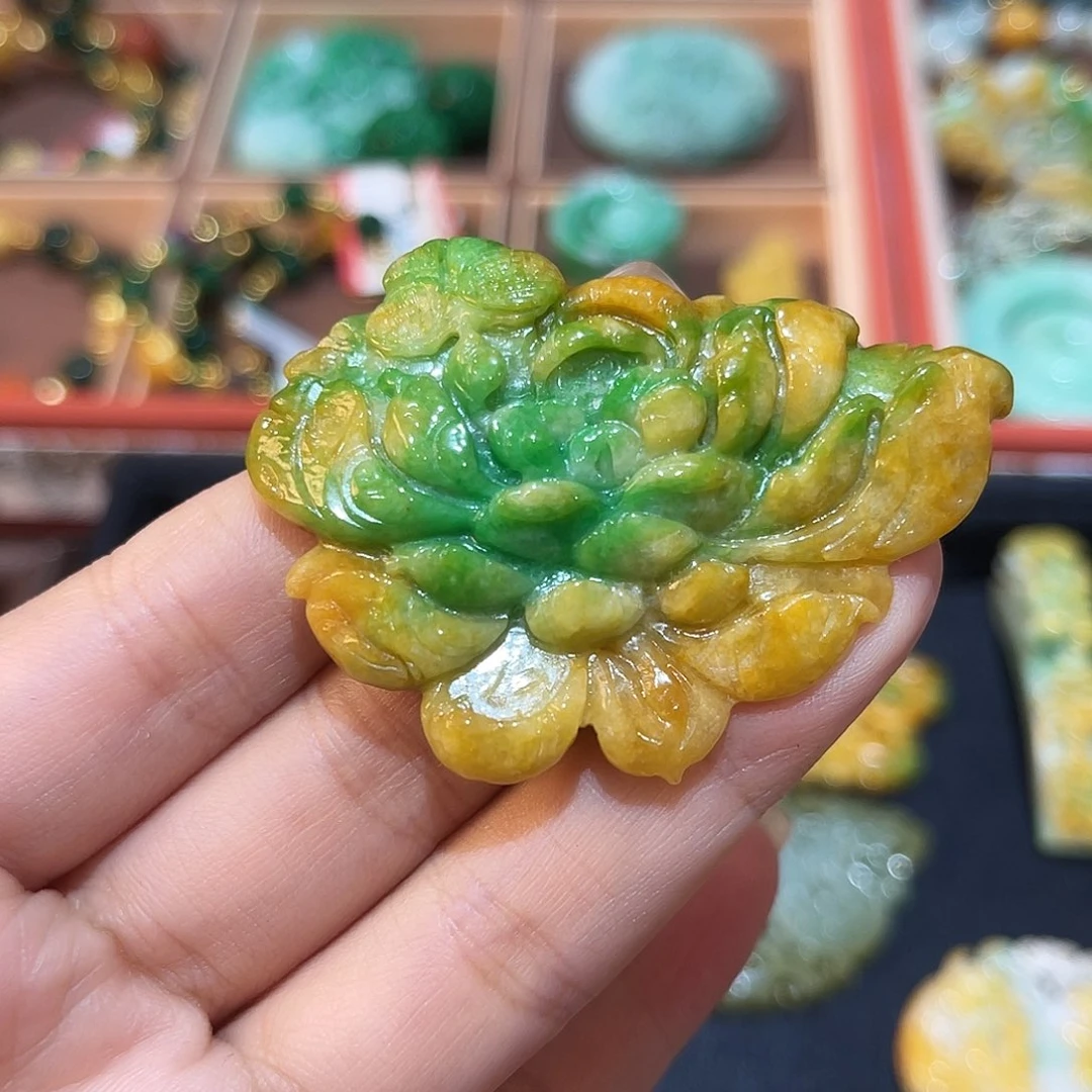 裸石翡翠牡丹花开