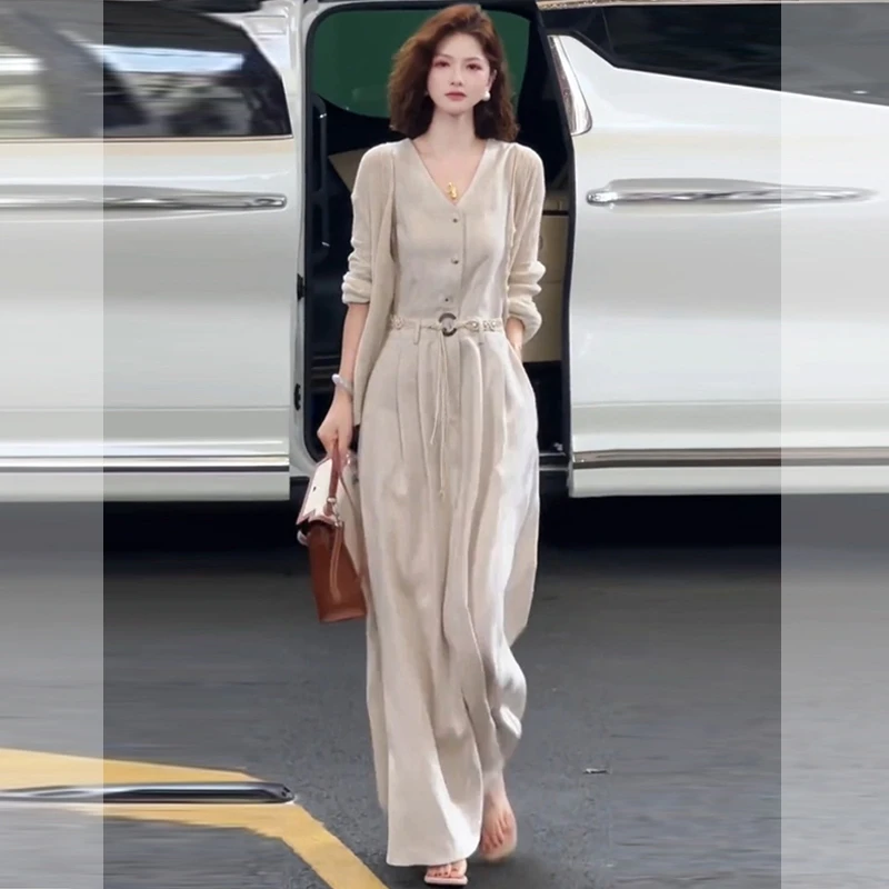 今年流行爆款气质高端女神范高级感精致大方得体杏色连衣裙套装秋