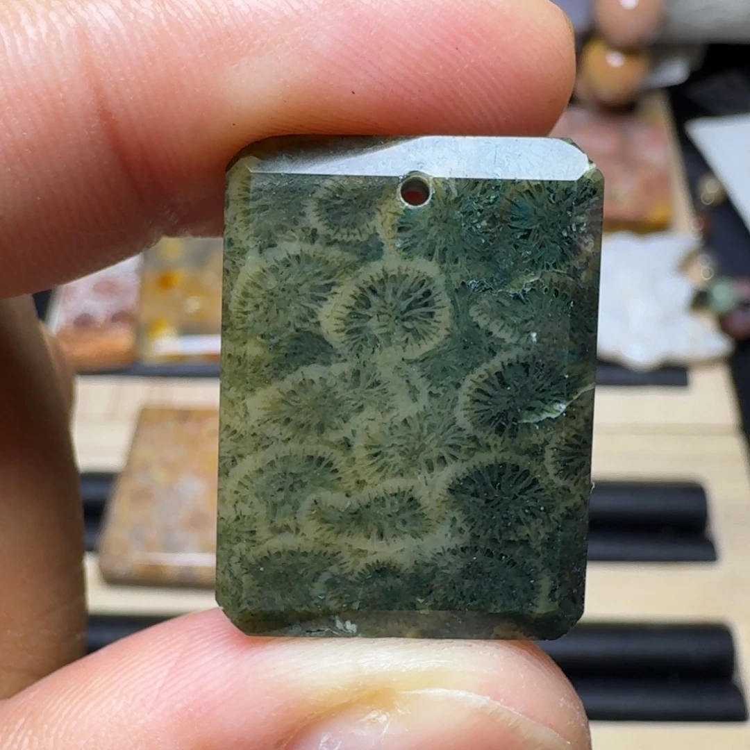 硅化玉未镶嵌纯天然色有机玉石保真色瑕疵特价不退换