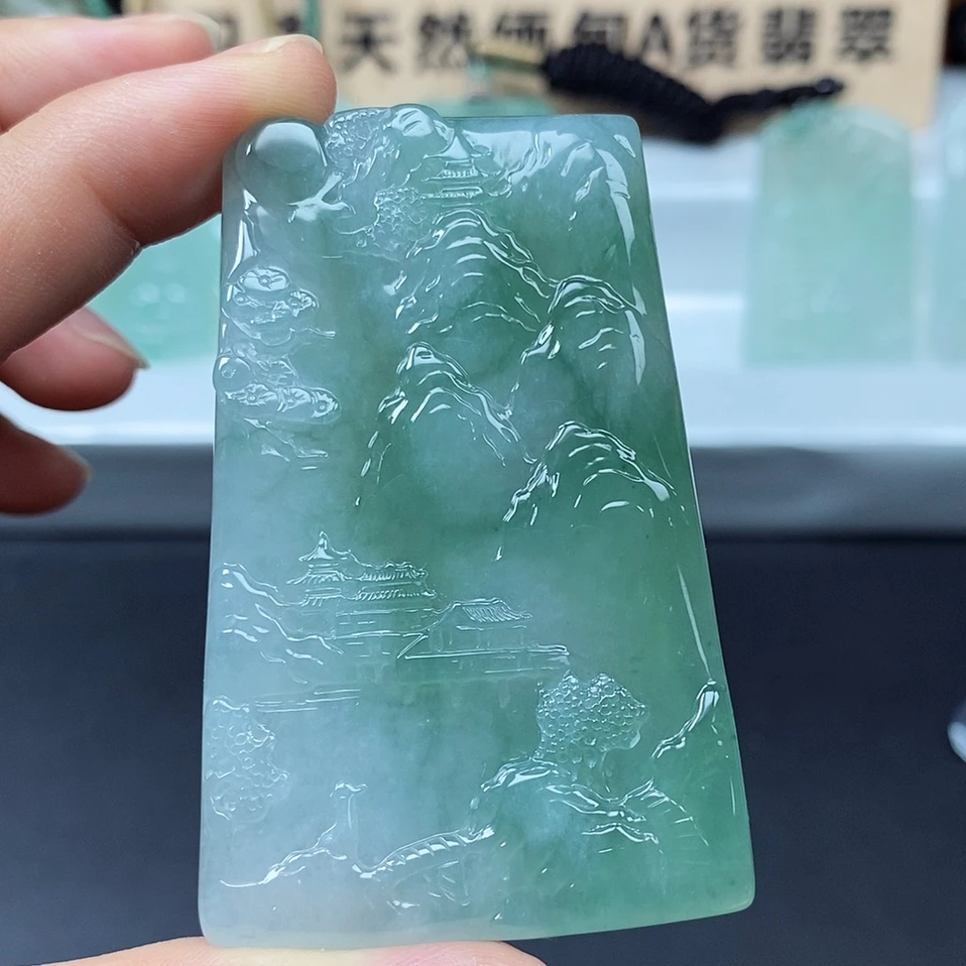 翡翠未镶嵌颈饰周*生翡翠