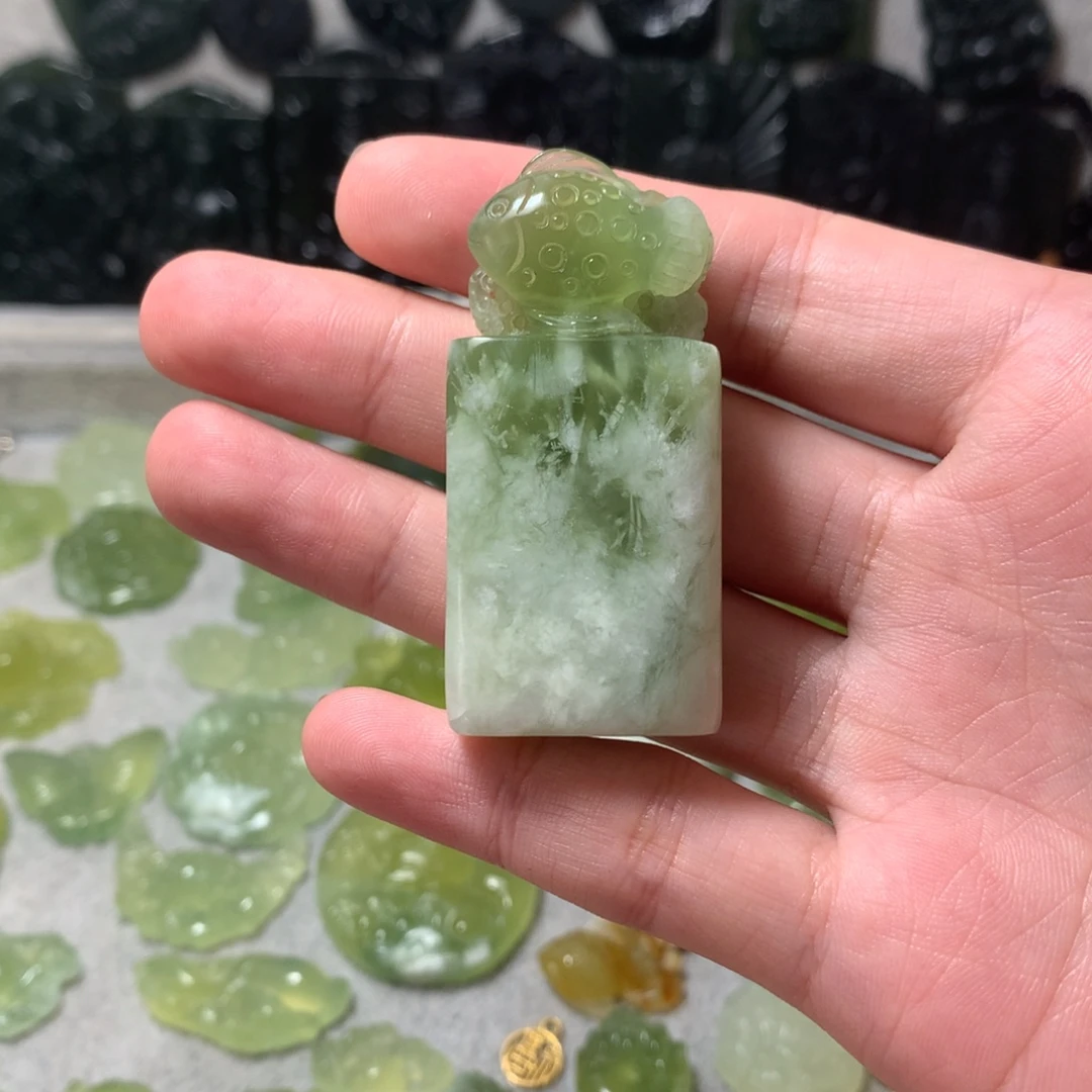 蛇纹石玉合金颈饰
