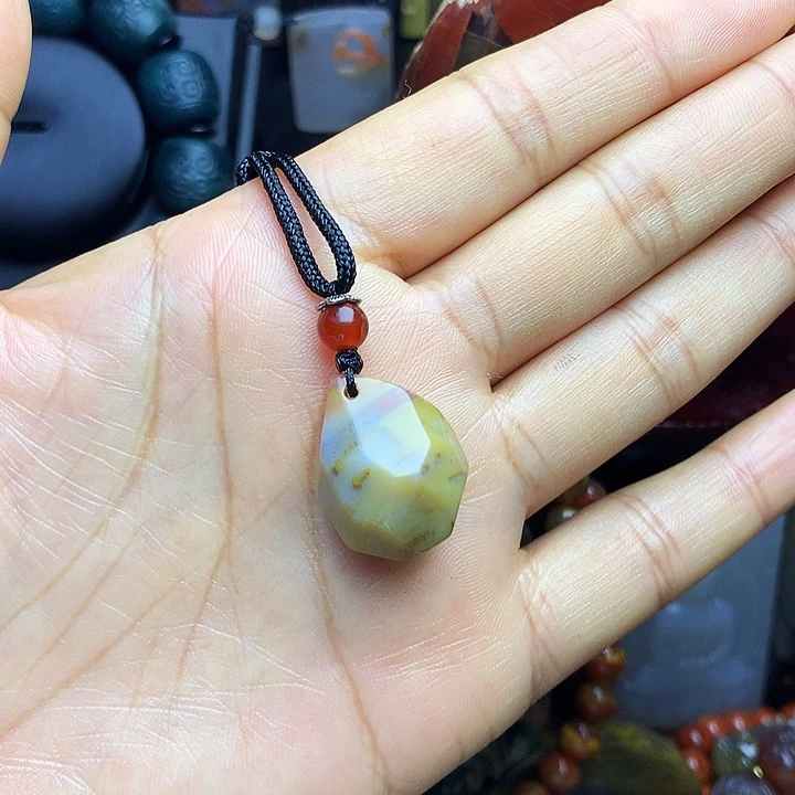 硅化玉未镶嵌吊坠(不含链)随型吊坠