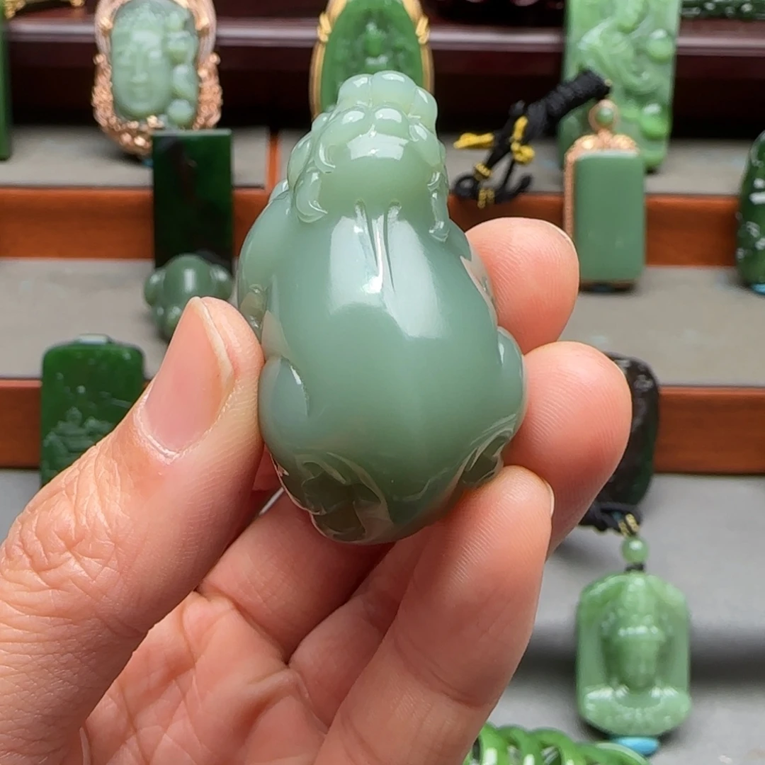 未镶嵌和田玉挂件