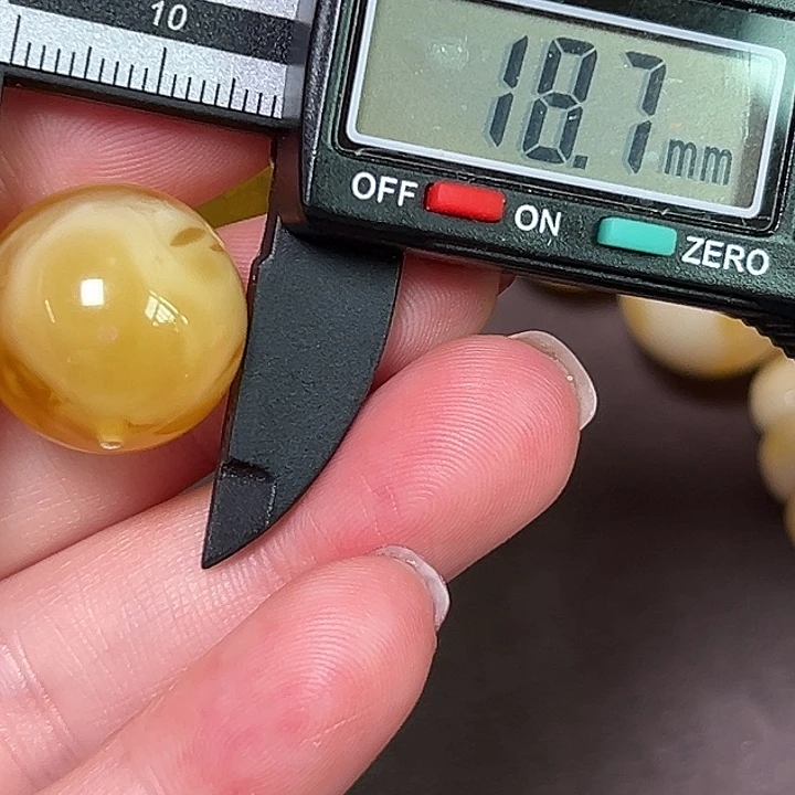 蜜蜡未镶嵌裸石微瑕94