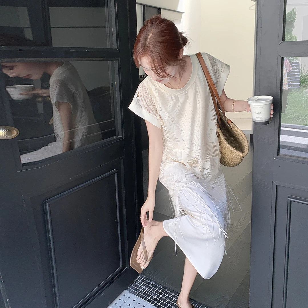 法式夏季温柔蕾丝圆领短袖连衣裙女显瘦设计感遮肉流苏气质连衣裙