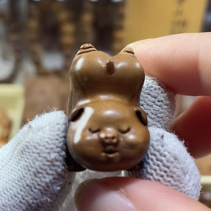 檀香木吊坠老山檀香风口上的飞天猪黑肉高货