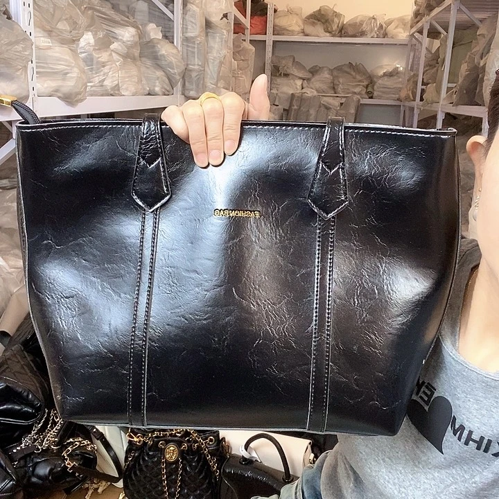 蚕丝小牛剖层皮革PU