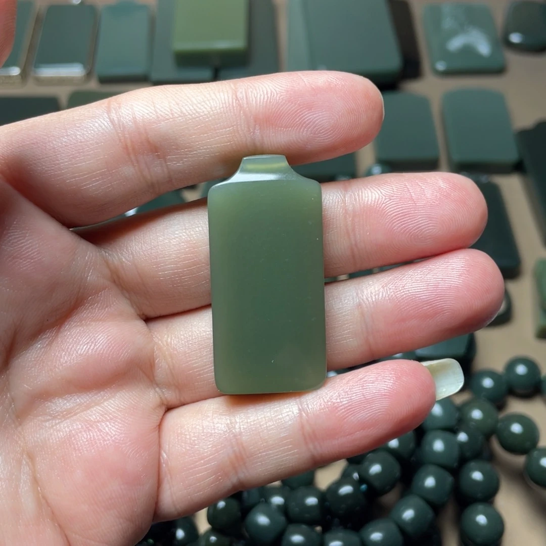 和田玉颈饰未镶嵌?**風