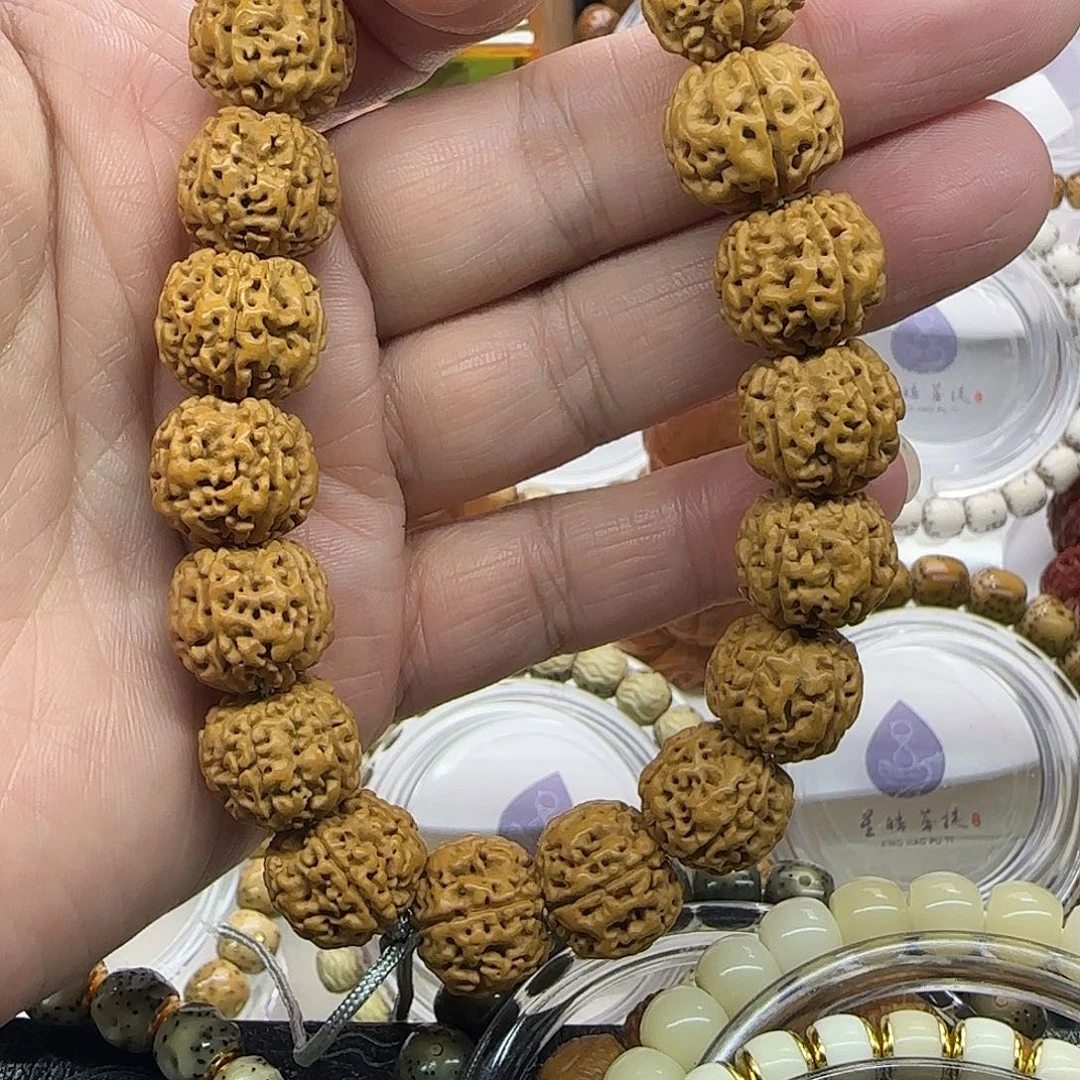 捂***风手串金刚菩提一大堆