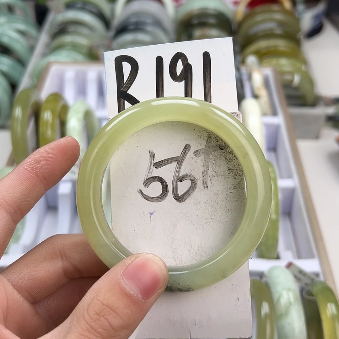 岫玉手镯未镶嵌天然岫玉