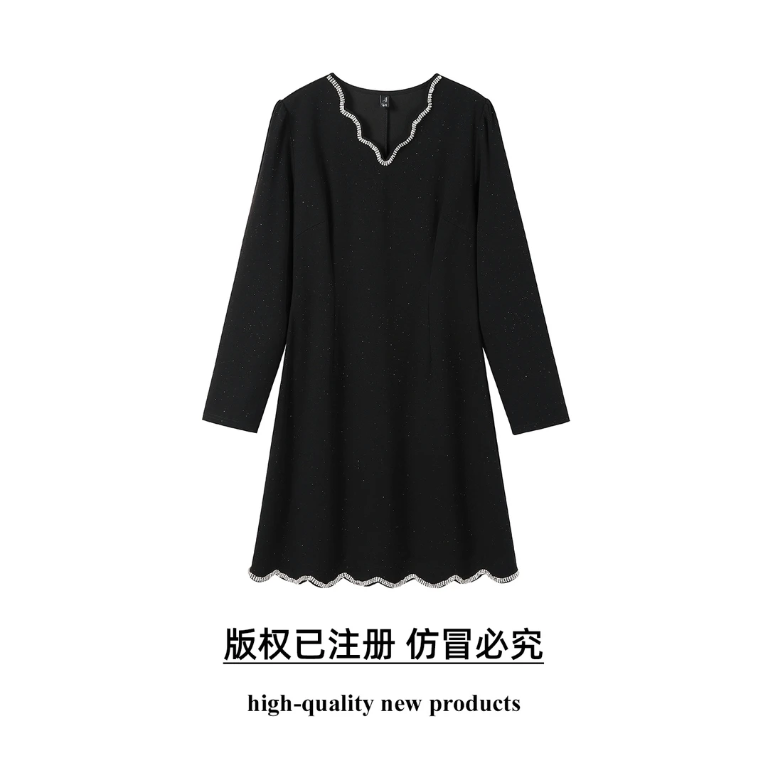 奢姿大码女装2025秋季闪粉V领连衣裙胖妹妹优雅波浪裙摆长袖中裙