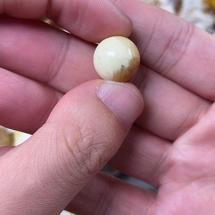 未镶嵌琥珀裸石我