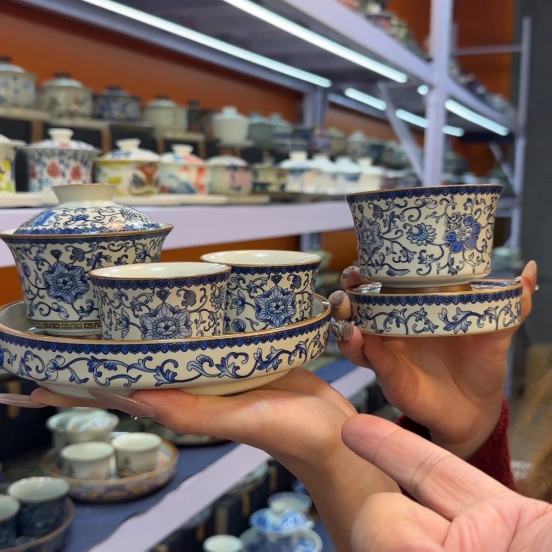 我在外面吃饭呢你在哪了我