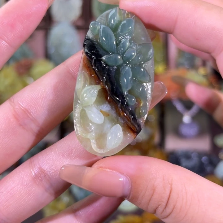 未镶嵌蛇纹石玉颈饰