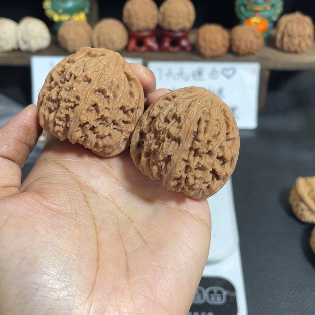 青***桥大叶紫檀（黑酸枝木类）南疆石