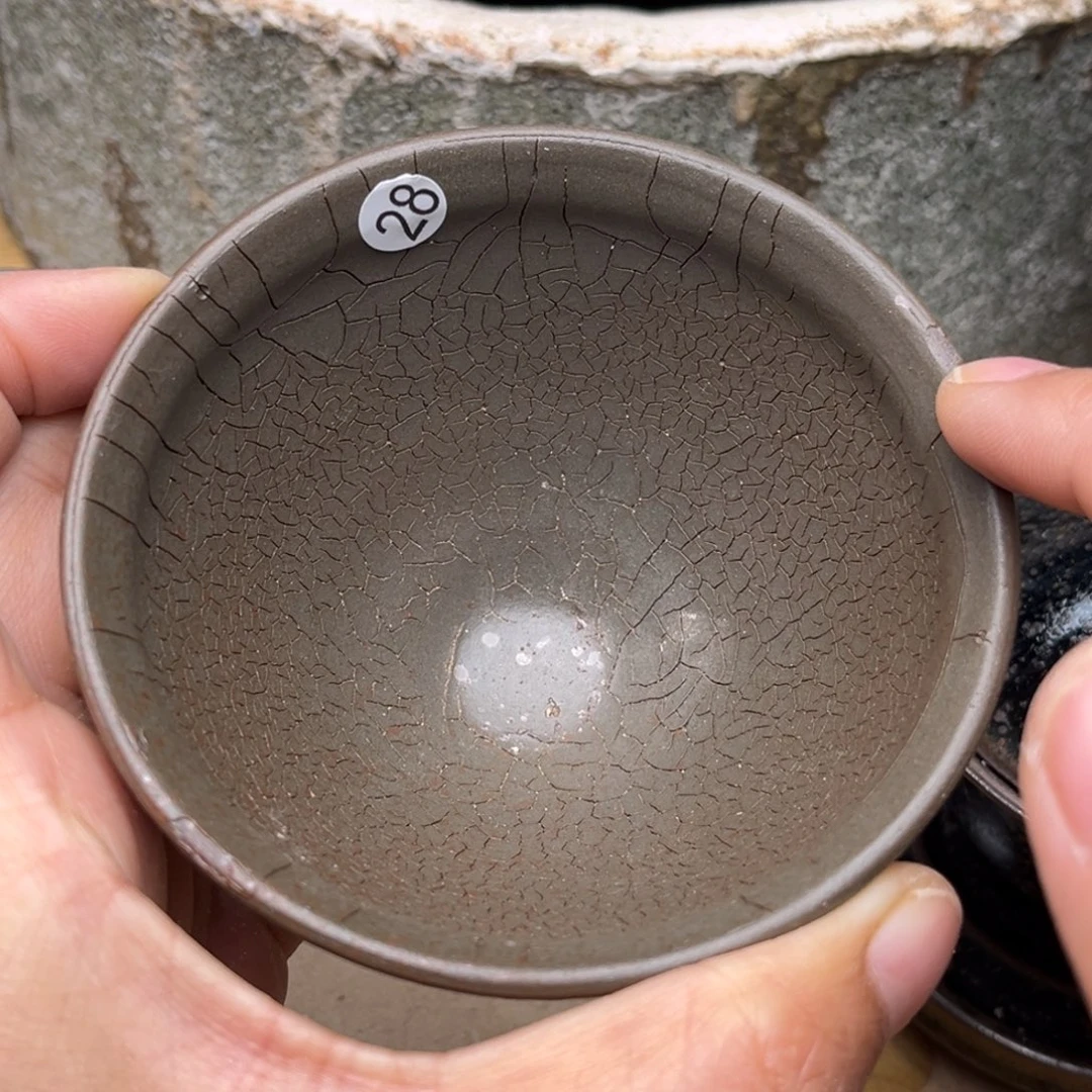 茶盏义兴龙窑坚持真柴烧落灰烧