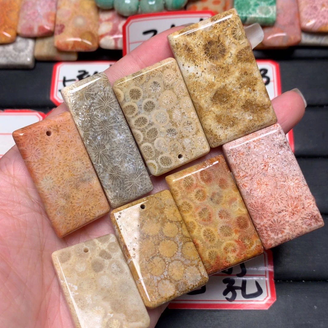 【闪购商品】未镶嵌颈饰硅化玉笑***哈
