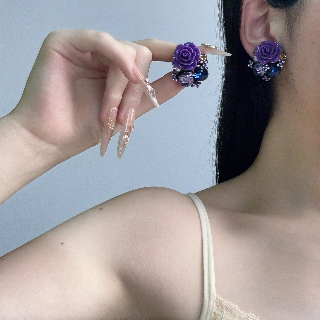 钛钢仿水晶耳饰 气质韩式耳钉轻奢紫色高级感耳钉镶钻花朵耳钉