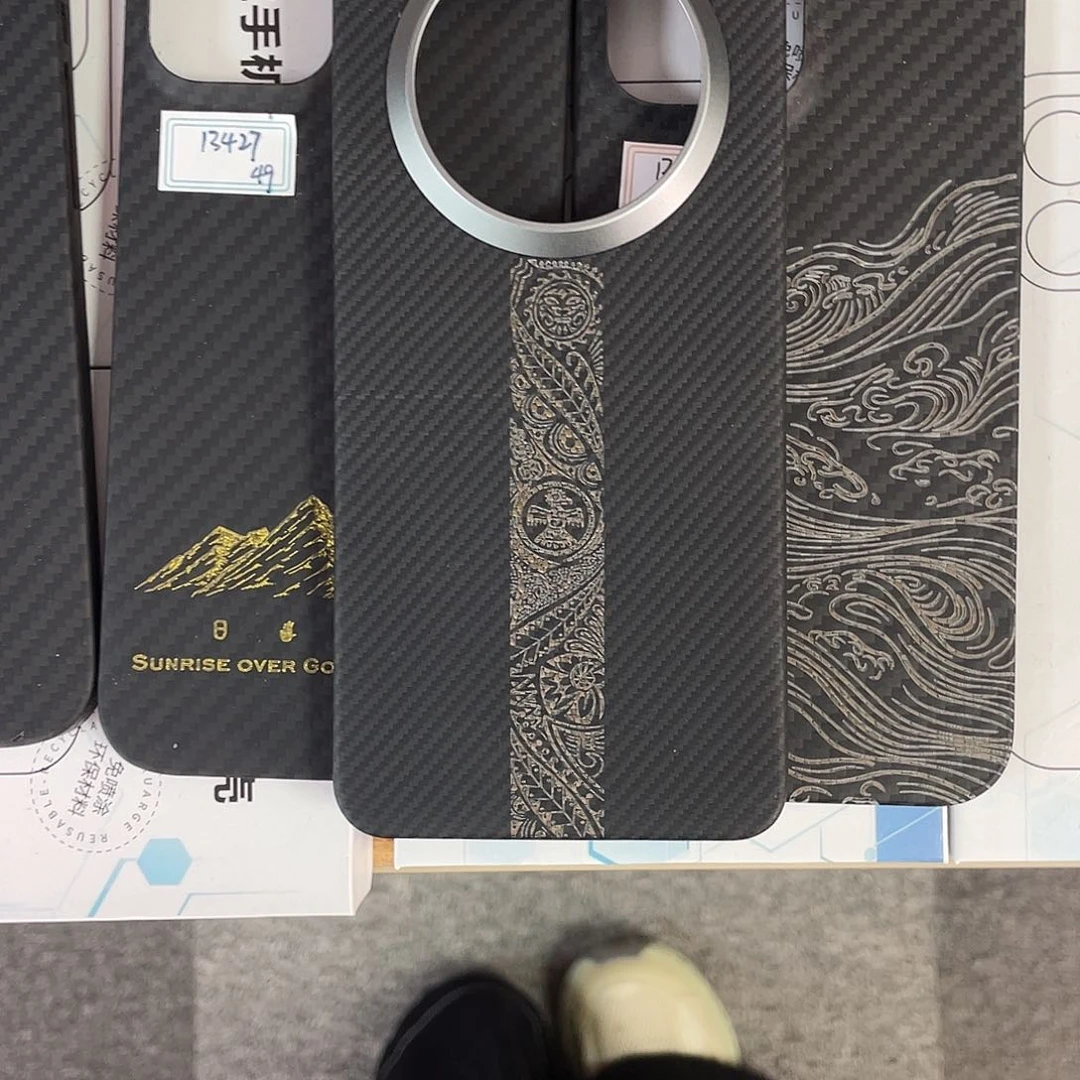 Mate70黑色太阳神鸟带磁吸