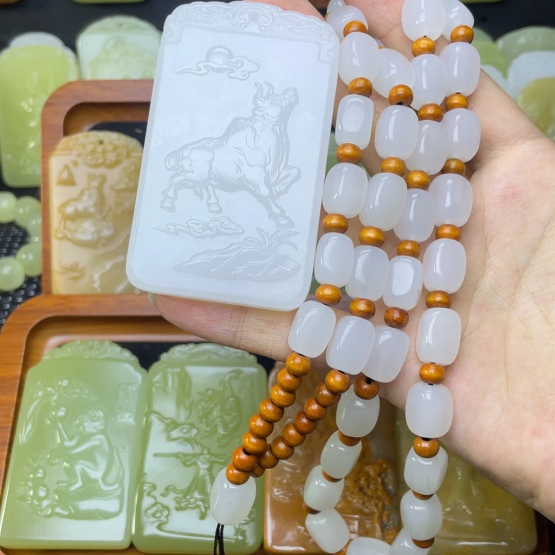 专****具昆仑山料牛牛吊坠