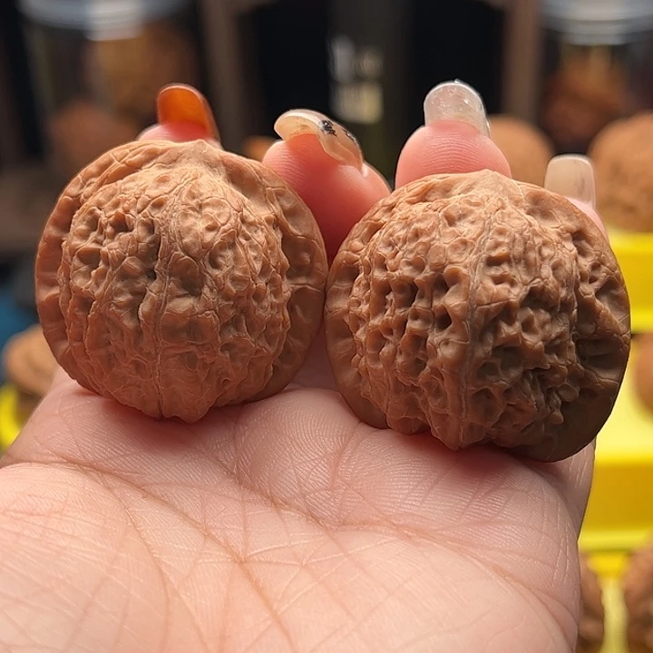 文玩核桃把件血麒麟 全品