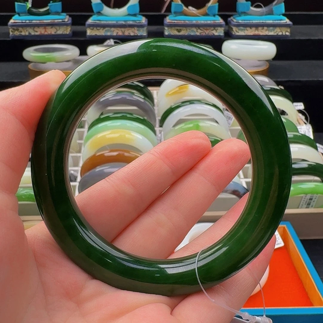 未镶嵌手镯和田玉碧玉辣绿色56.6