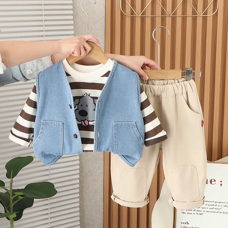 新款春秋童装1-2-3-4岁小童6-8个月男女宝宝卡通休闲卫衣马甲三件