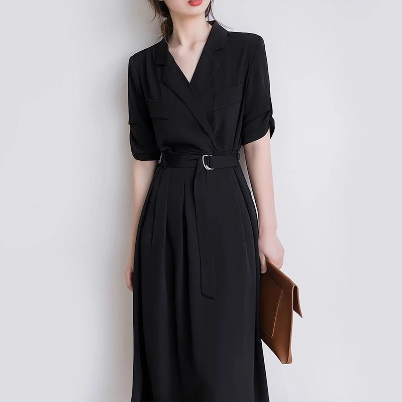 简约连衣裙女潮牌高贵高档2024新款夏设别致收腰显瘦通勤