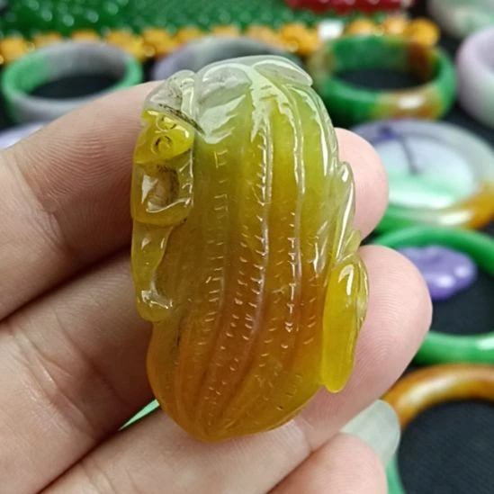 翡翠未镶嵌挂件翡翠