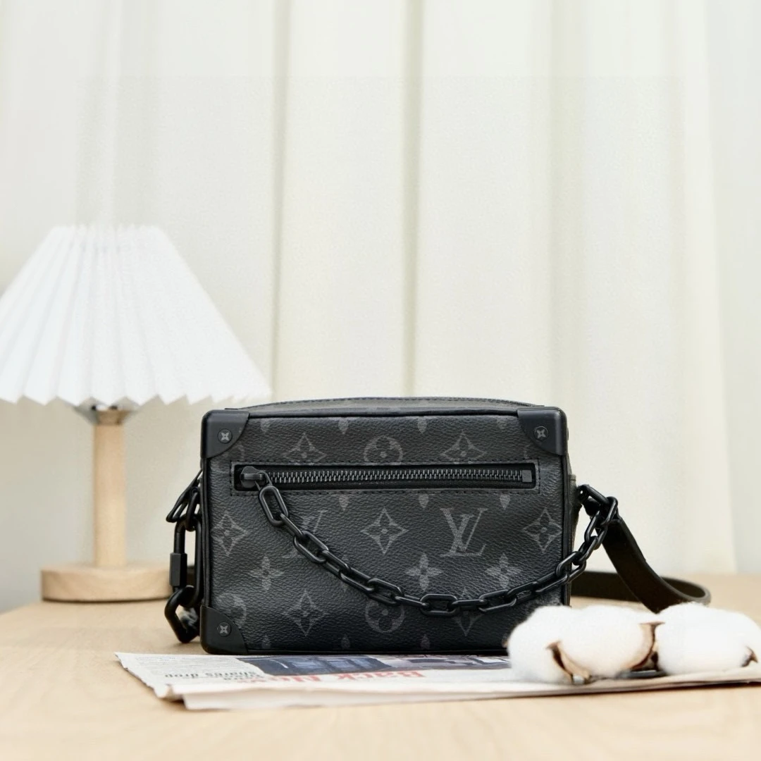 99新 LouisVuitton/路易威登 8210 黑老花 黑色夹克外套