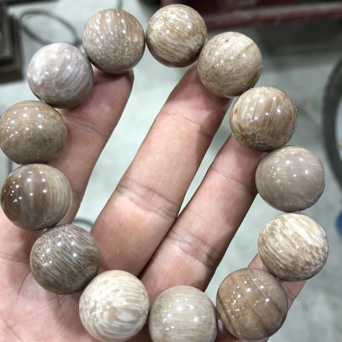 缅甸树化玉手玩把件