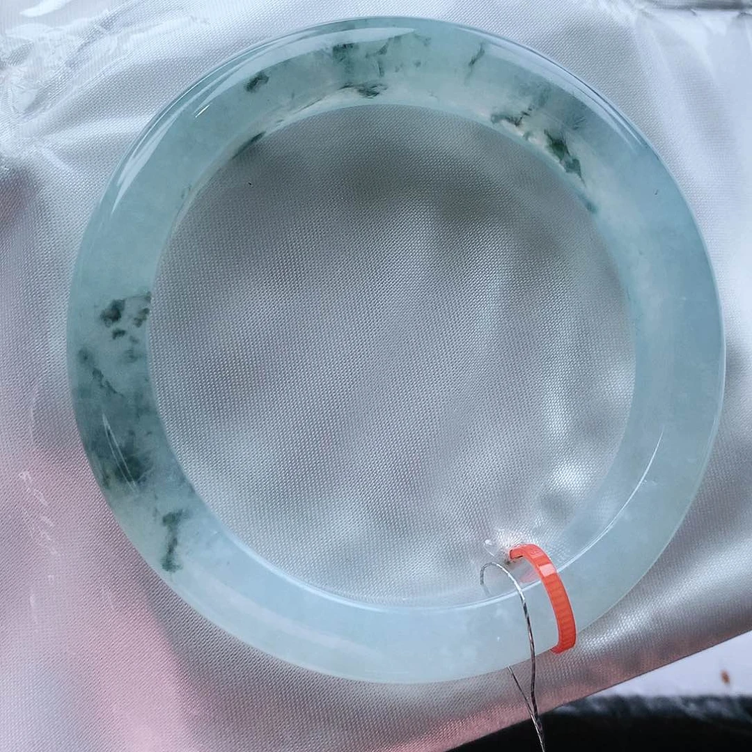 翡翠手镯未镶嵌57圈口