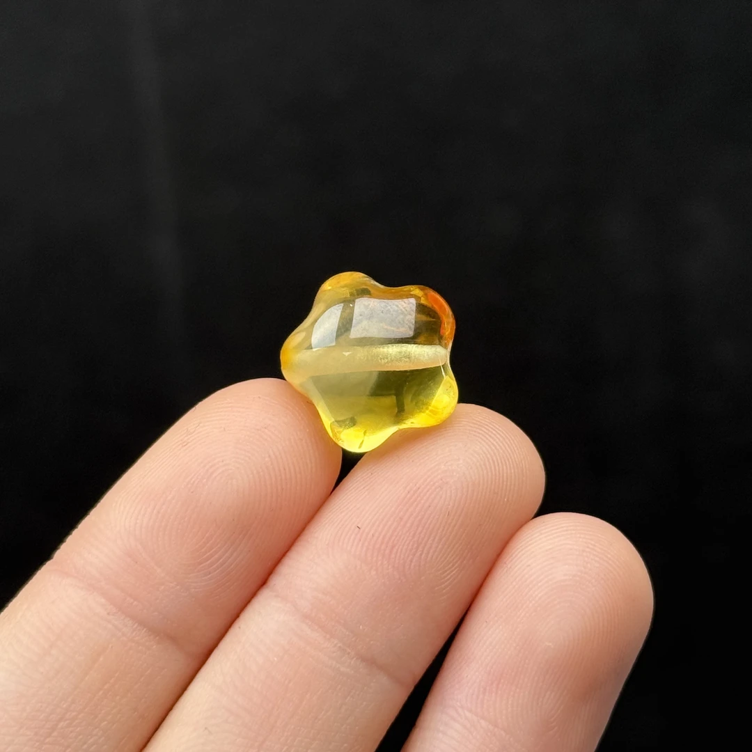 K1263天然原矿蜜蜡 立体星星14*10.9mm 支持鉴定 假一罚十