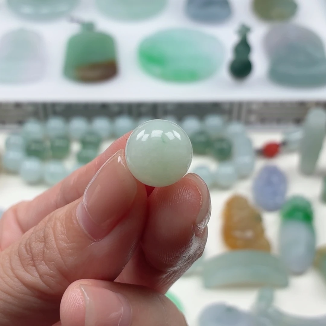 翡翠未镶嵌颈饰天然A货翡翠